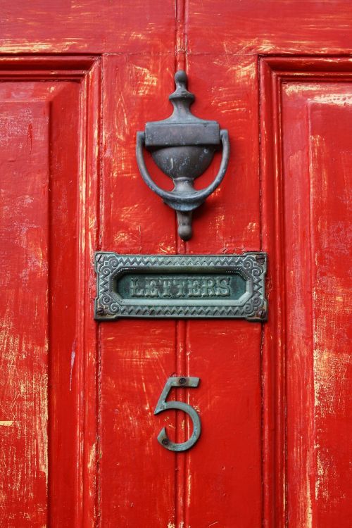front door doorknocker mailbox