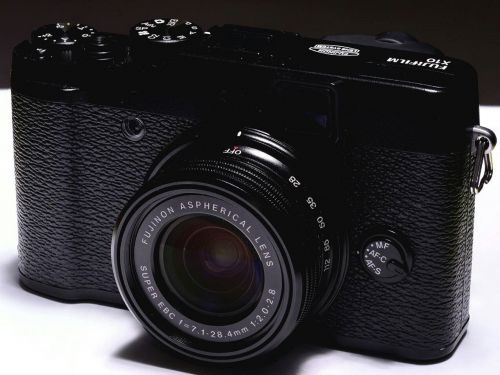 Fujifilm, Fotoaparatas, X10