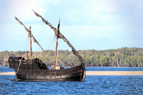 Galleon,  Laivas,  Valtis,  Jūra,  Transportas,  Laivas,  Jūrinis,  Jūrų,  Metai,  Buriavimas,  Vandenynas,  Piratai,  Istorinis,  Navigacijos,  Stiebas,  Buccaneer,  Korsarski,  Uostas,  Švartavimo,  Įtvirtinti,  Kelionė,  Nuotykių,  Aukštas