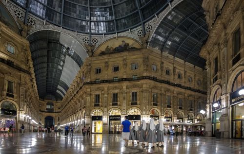 Galerija, Vittorio Emanuele, Milanas, Vienuolės