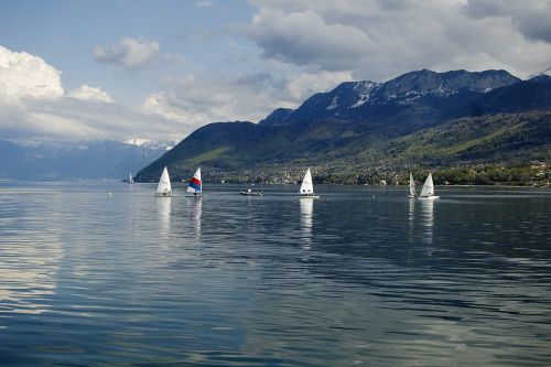 Geneva, Ežeras, Šveicarija, Kalnai, Debesys, Laivas, Boot, Buriu
