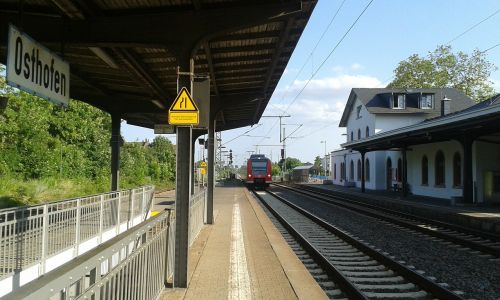 Vokietija, Rheinhessen, Osthofen, Traukinių Stotis, Skydas, Traukinys
