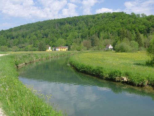 Vokietija, Kraštovaizdis, Kalnai, Dangus, Debesys, Miškas, Medžiai, Miškai, Žolė, Augalai, Namai, Namas, Srautas, Vanduo, Apmąstymai, Gamta, Lauke, Vasara, Pavasaris, Šalis, Kaimas