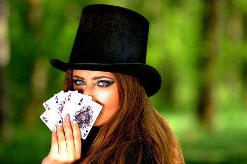 Mergaitė, Virdulys, Žaidžiu Kortomis, Sėkmė, Pokeris, Ace