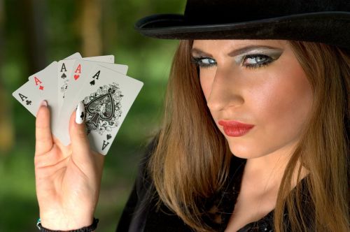 Mergaitė, Virdulys, Žaidžiu Kortomis, Sėkmė, Pokeris, Ace