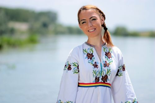 Mergaitė, Valstiečių Moteris, Tradicija, Vanduo, Kostiumas, Dragaica, Rumunų Kalba