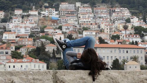Mergaitė, Paauglys, Tingus, Atsipalaiduoti, Jaunas, Sportiniai Bateliai, Dubrovnik