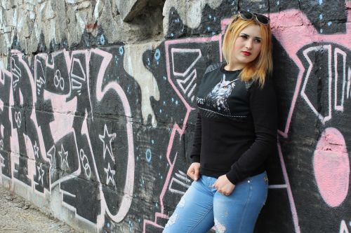 Mergaitė, Grafiti, Fotografija