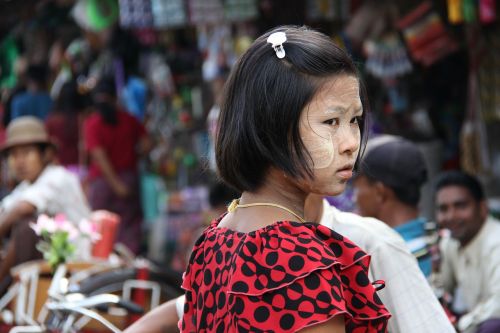 Mergaitė, Žmonės, Jaunas, Turgus, Gatvė, Fotografija, Burmese, Jangonas, Mianmaras, Kelionė, Asija, Burma