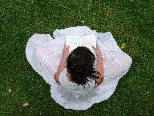 Mergaitė, Skaitymas, Pavasaris, Knyga