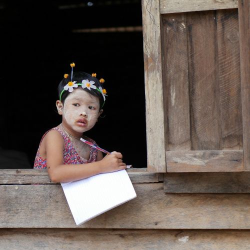 Mergaitė, Mianmaras, Mokykla, Studentai, Mokyklos Vaikai, Mokymas, Namų Darbai, Burma