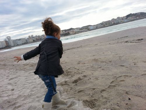 Mergaitė, Papludimys, Coruña