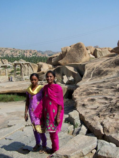 Mergaitės, Sari, Akmenys, Indija