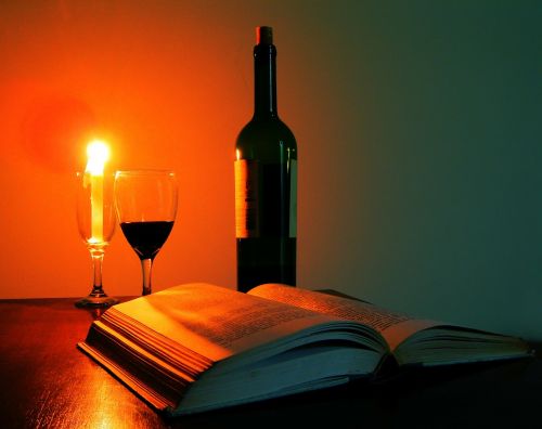 Taurė Vyno, Knyga, Žvakė