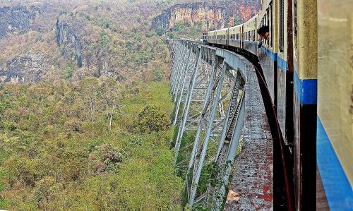 Gokejek Tiltas, Mianmaras, Traukinys, Kelionė
