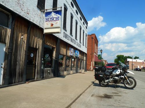 Golconda, Illinois, Motociklai, Baras