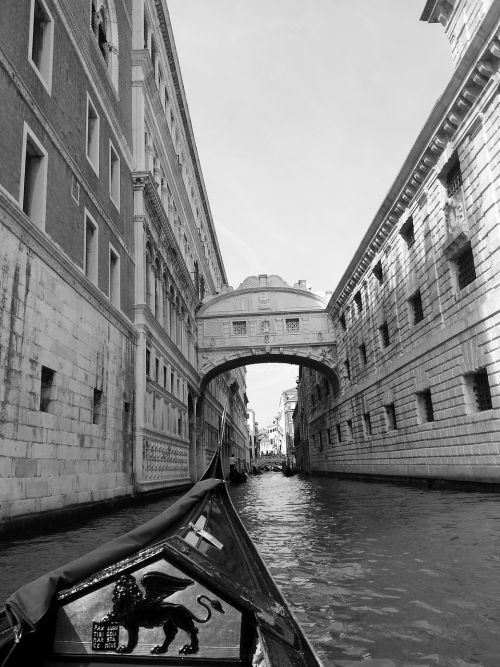 Gondola, Italy, Venecija, Venezija, Vanduo, Kanalas, Valtys, Romantiškas, Vandens Keliai, Susierzinimų Tiltas