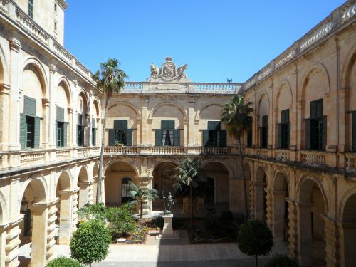 Didžiojo Magistro Rūmai, Kiemas, Rūmai, Pastatas, Architektūra, Istoriškai, Malta, Valeta, Miesto Rūmai