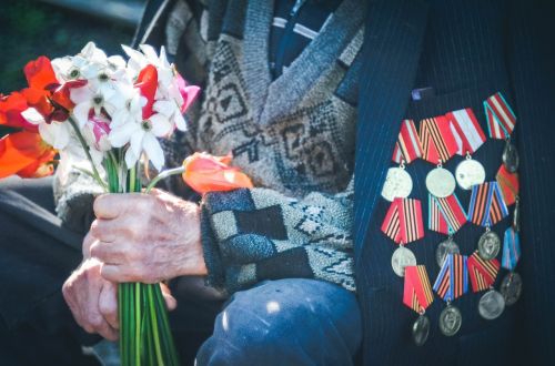 Senelis, May 9, Veteranas, Medalis, Senatvė