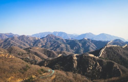 Didžioji Kinijos Siena, Kalnai, Kalvos, Žingsniai