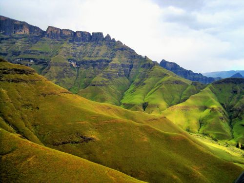 Kalnai,  Didingas,  Grand,  Raukšlės,  Žalias,  Žali Kalnų Raupsai,  Drakensbergas