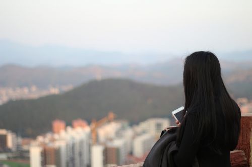 Guangdong Pingyuan, Prieš Lietus, Kalnų Miestas, Moteris, Galinis Vaizdas, Brunet, Miesto Kraštovaizdis, Panorama