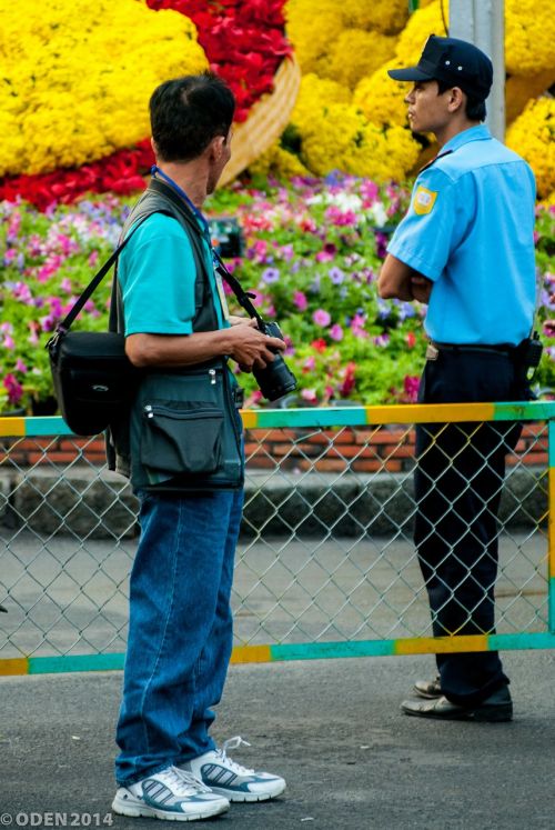 Apsauga, Fotografas, Gėlės, Geltona, Raudona, Gatvė, Lauke, Saigon, Miestas