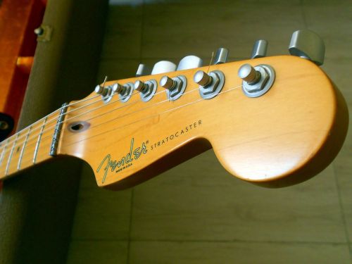 Gitara, Padalinti, Stratocaster