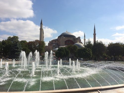 Hagia Sophia Mečetė, Diena, Fontanas, Sultono Ahmet Naujas Meniu, Debesys