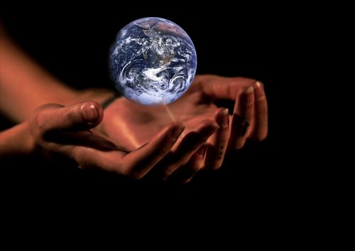 Rankos, Gaublys, Žemė, Apsauga, Planeta, Pasaulis, Visuotinis, Aplinka, Klimatas, Klimato Apsauga, Globalizacija, Tikėjimas, Dievas, Pasaulinė Prekyba, Atsakomybė, Aplinkos Apsauga, Žmonija, Klimato Kaita