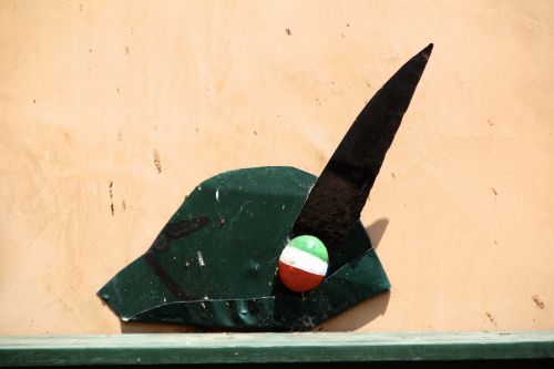 Skrybėlę, Italy, Vėliava, Skrybėlės