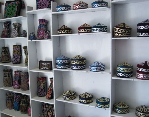 Skrybėlės, Kazachstanas, Amatai, Siuvinėjimas