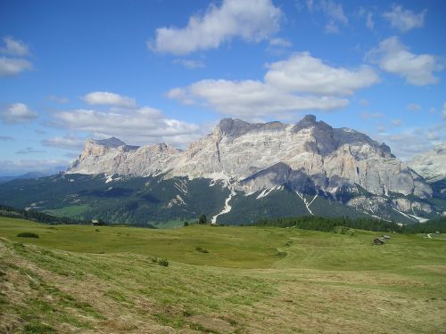Heiligkreuzkofel, Kreuzkofelgruppe, Dolomitai, Pievos Žolė, Panorama, Kalnai, Alpių, South Tyrol, Italy