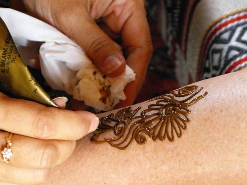 Henna, Tatuiruotė, Abu Dabis