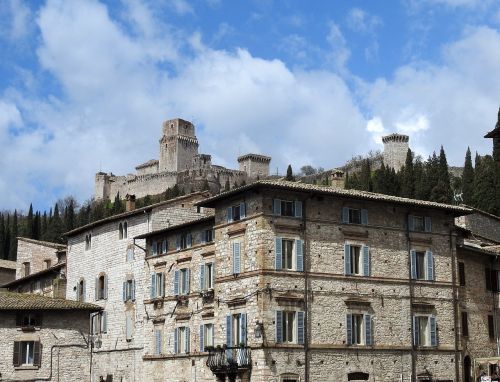Istorikas,  Tvirtovė,  Assisi,  Umbria,  Be Honoraro Mokesčio