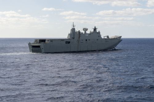 Hmas Canberra Iii L02, Karališkasis Australijos Laivynas, Bėgo, Laivas, Vežėjas, Laivas, Paramos Laivas