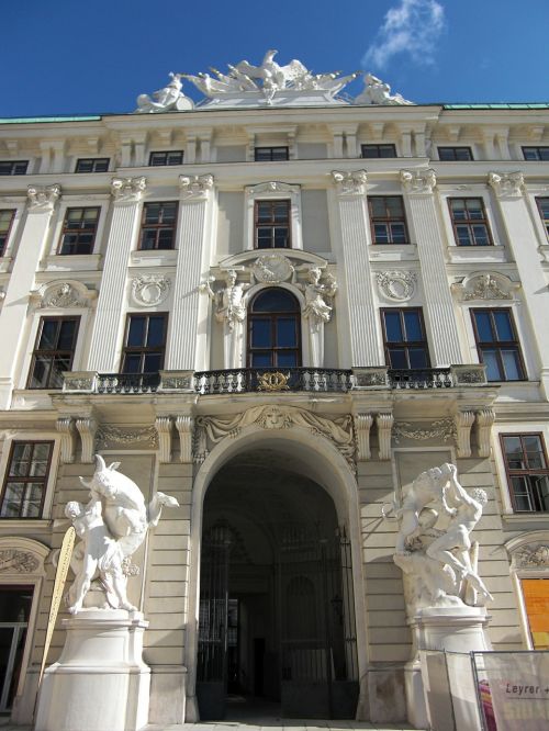 Hofburgo Imperatoriaus Rūmai, Vienna, Austria, Monarchija, Portalas, Įvestis