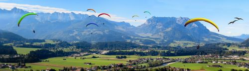 Šventė, Kalnai, Kraštovaizdis, Panorama, Skristi, Sklandytuvas, Paragleris, Wilderkaiser, Imperatorius, Zahmer Kaiser, Kössen, Nuotykis, Alpių, Adler, Dangus, Laisvė, Reklama, Skrajutės, Komanda, Aukštis, Drąsos, Grupė, Tvarumas, Vasara, Paukštis, Namai, Pastatas, Horizontas