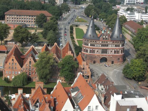 Holsteno Vartai, Lübeck, Liaudies Lygos, Hanzos Miestas, Istoriškai, Miesto Vartai, Orientyras