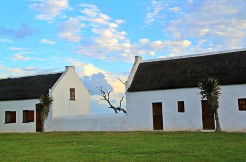 Namai, Namelis, Pietų Afrika, De Hoop Nacionalinis Parkas, Poilsio Namai, Afrika, Architektūra, Tradiciškai, Ganykla, Kraštovaizdis, Idiliškas, Kaimiškas, Šiaudinis Stogas, Kaimas, Debesys, Dangus, Šventė, Kelionė