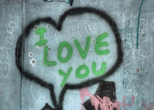 Grunge,  Gatvė & Nbsp,  Menas,  Grafiti,  Žalias,  St,  Patricks & Nbsp,  Diena,  Širdis,  Meilė,  Romantika,  Valentine,  Valentino Diena & Nbsp,  Miesto,  Menas,  Dažytos,  Mediena,  Tvora,  Aš Tave Myliu Graffiti