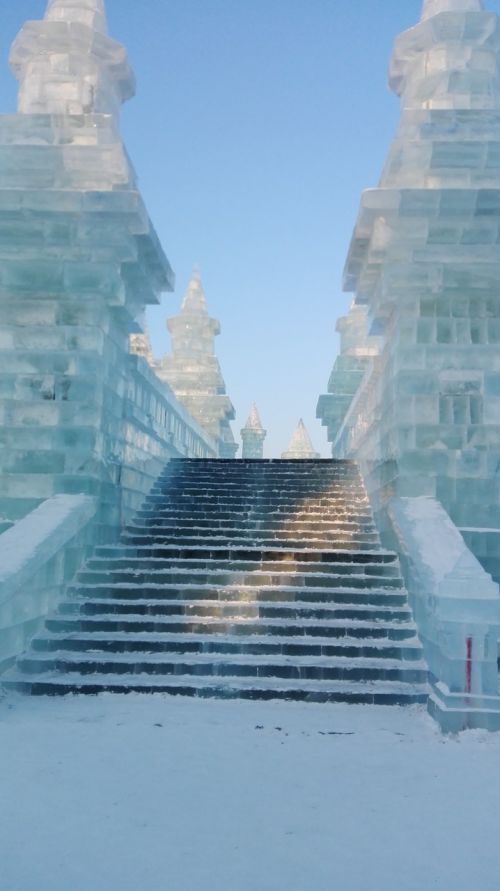 Ledo Skulptūra, Žiema, Kelionė