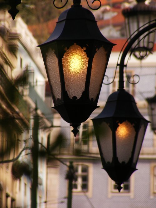 Apšviestas,  Kaitinimo Lempa,  Žinoma,  Žvakė,  Viešasis Apšvietimas,  Lampposts,  Elektros Energijos,  Gatvė,  Nė Vienas Asmuo,  Lisabonos,  Portugalija