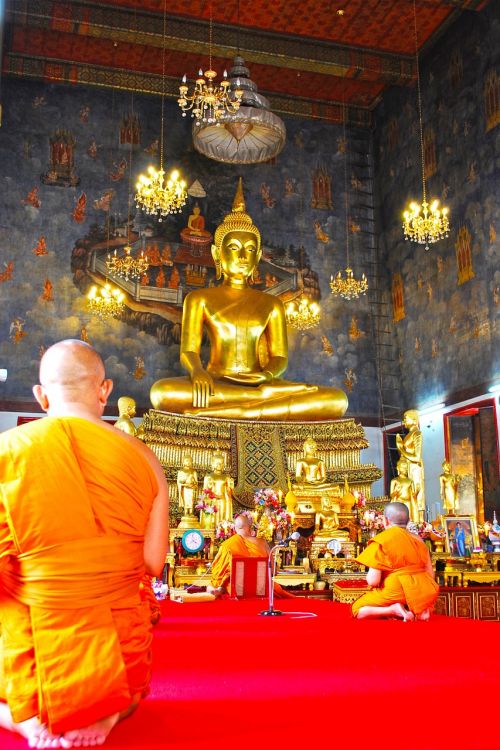 พระ, Wat Sa Ket, Į Botą
