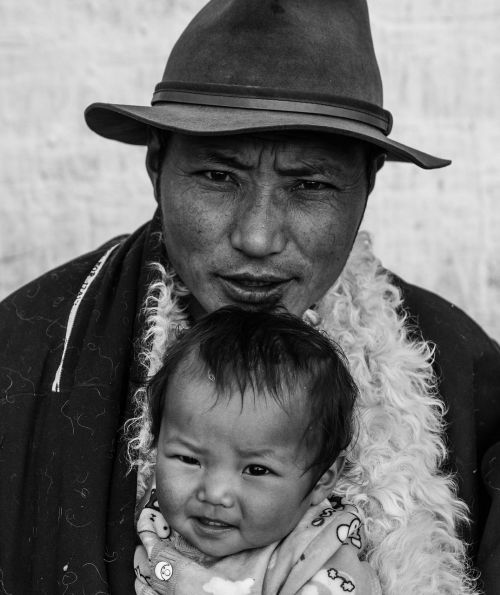 Ganano Prefektūroje, Tibetiečiai, Eskizas