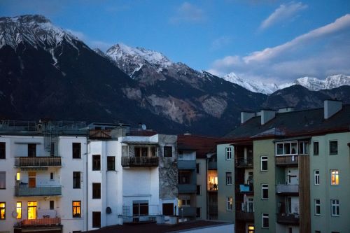 Innsbruck, Miesto, Saulėlydis, Apartamentai, Balkonai, Apšviesti Langai, Stoglangis, Alpės, Kalnai, Austria