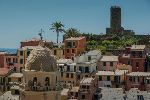 Italy, Cinque Terre, Vernazza, Pilis, Varpinė, Fasadai