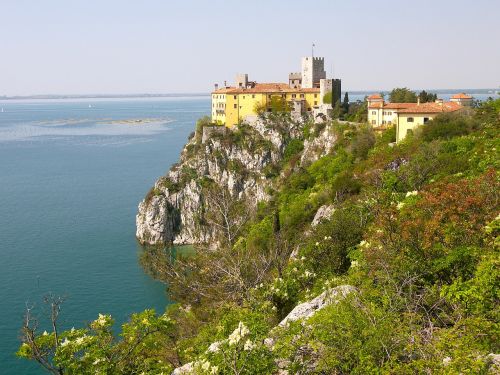 Italy, Duino, Rilkeweg, Pilis