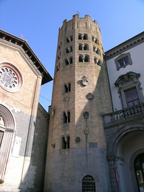 Italy, Umbria, Orvieto, Torre, Paminklas