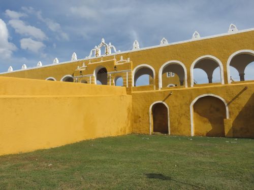 Izamal, Pirmoji, Magiškasis Miestas, Yukatanas